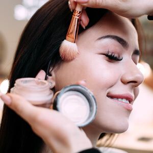 Vanliga Frågor makeup doingmakeup free img.jpg